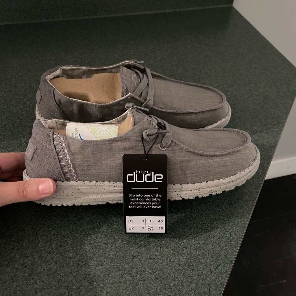 Hey dude women size 9 brand new with tags